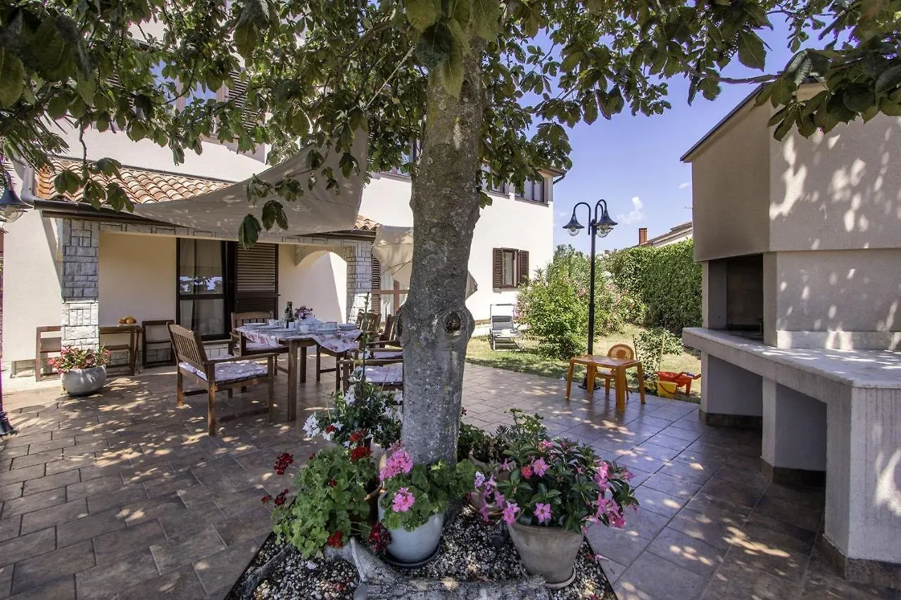 Apartment Apartmani Istra Nikolic 8 Fazana Croatia